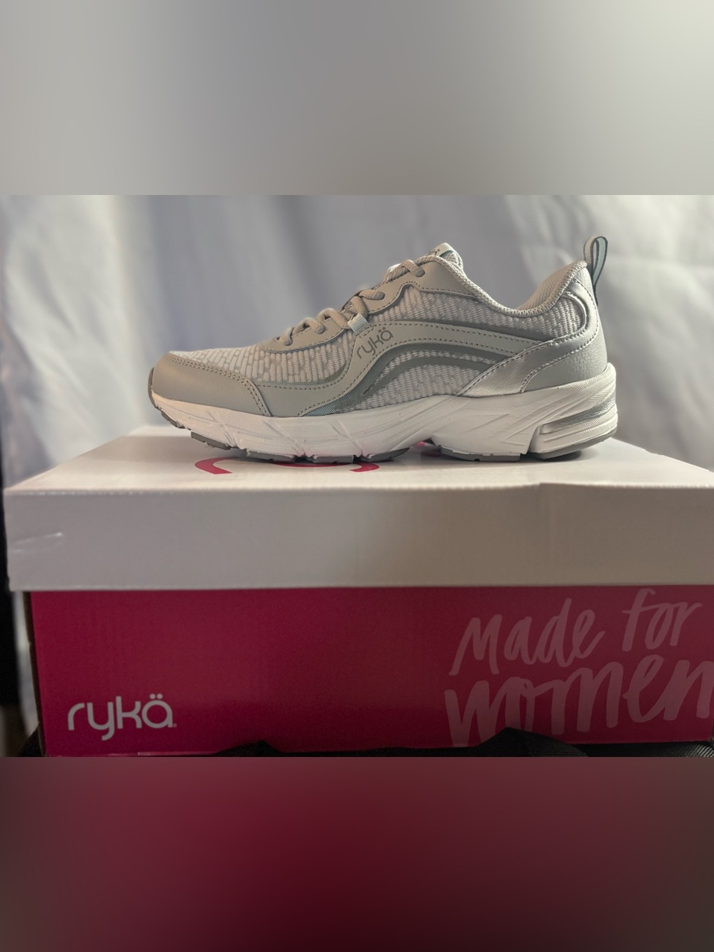 Ryka Women’s Imagine Walking Lace up Sneakers Grey/Silver Size 6.5